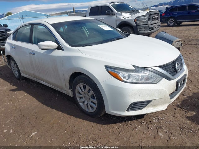 Salvage Nissan Altima Image