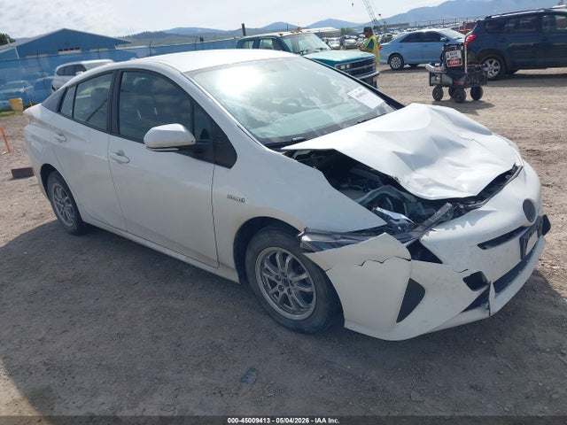 Salvage Toyota Prius Image