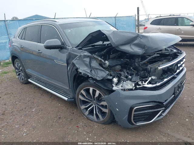 Salvage Volkswagen Atlas Image