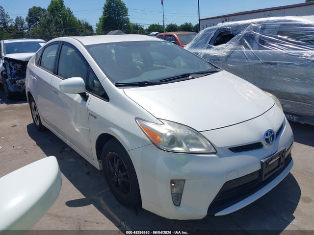 Salvage Toyota Prius Image