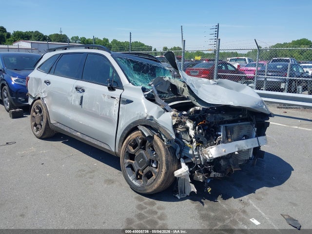 Salvage Kia Sorento Image