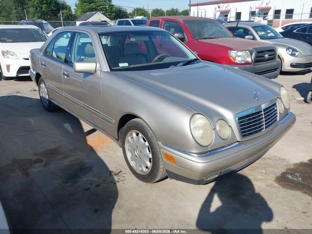 Salvage Mercedes-Benz E-Class Image