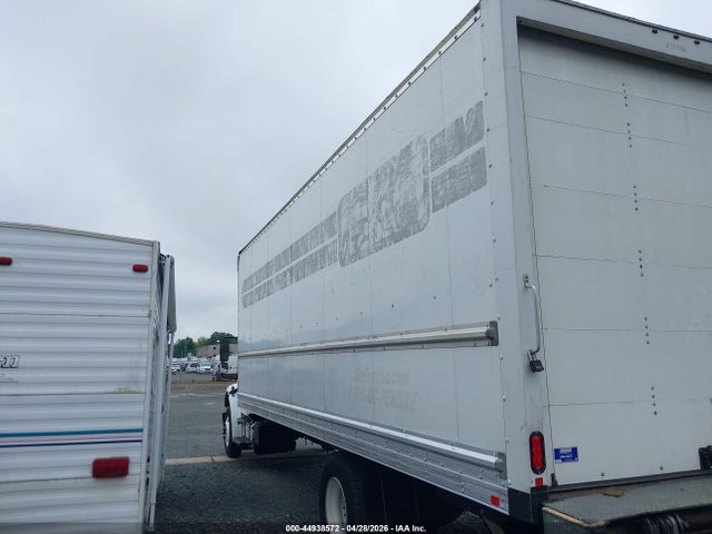 Freightliner M2 106