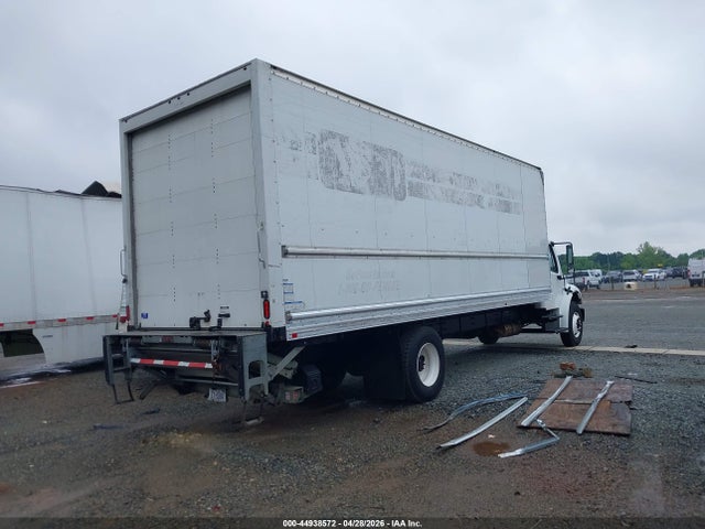 Freightliner M2 106