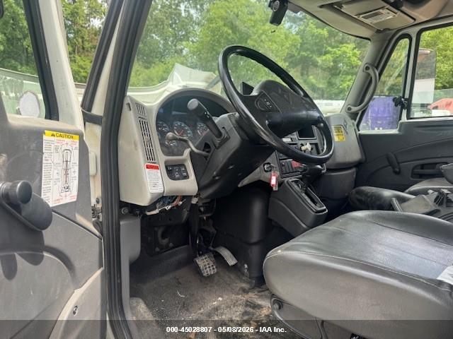 International 7300 Bucket Truck