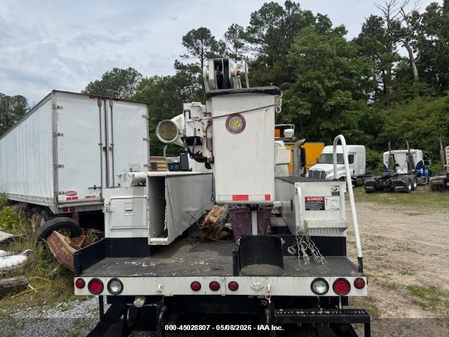 International 7300 Bucket Truck