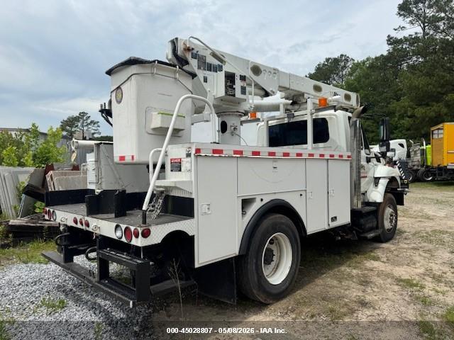 International 7300 Bucket Truck