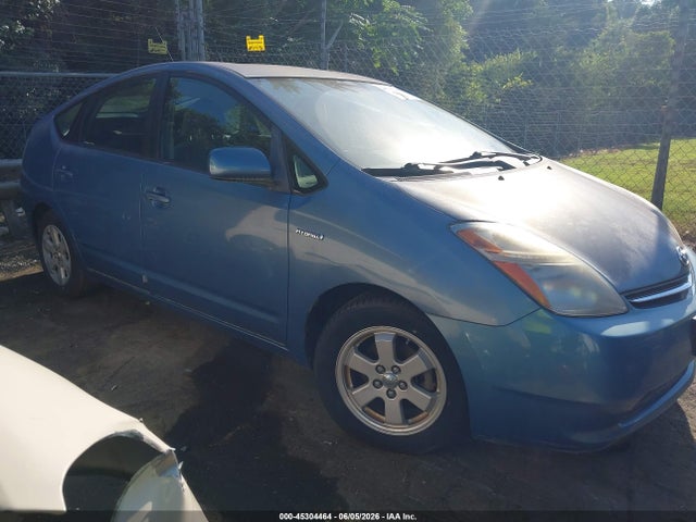Salvage Toyota Prius Image