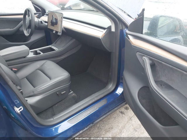 Tesla Model Y Long Range Dual Motor All-wheel Drive