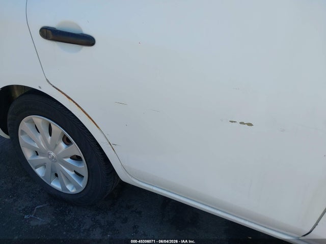 Nissan Versa 1.6 S+