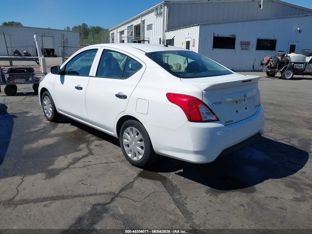 Nissan Versa 1.6 S+