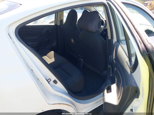 Nissan Versa 1.6 S+