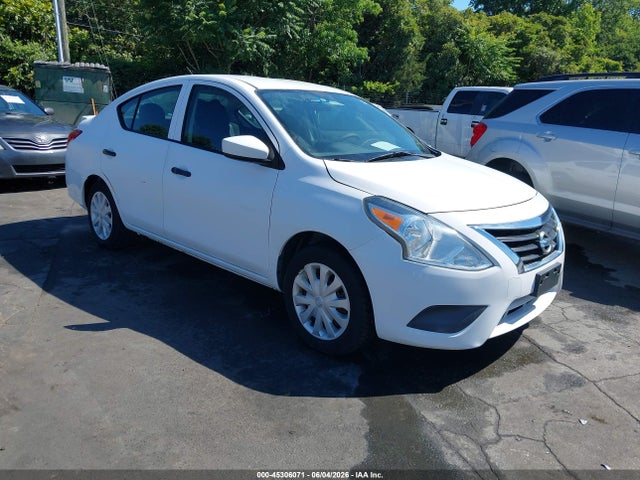 Salvage Nissan Versa Image