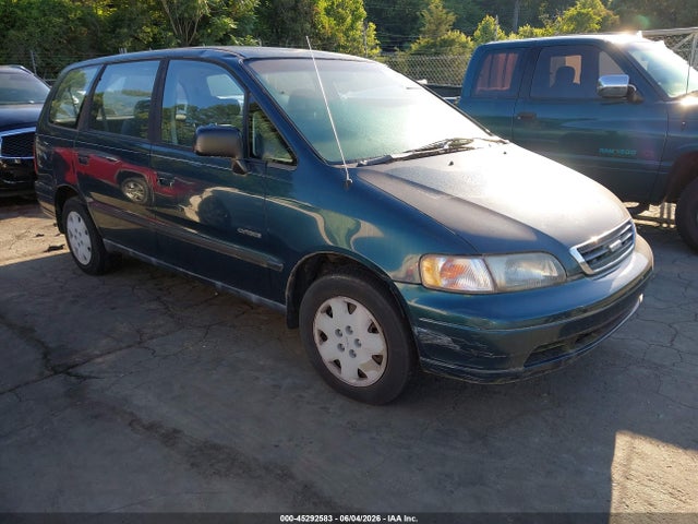 Salvage Isuzu Oasis Image