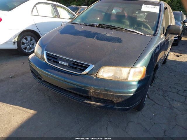 Isuzu Oasis S