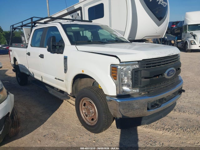 Salvage Ford F-350 Image