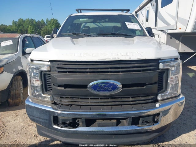 Ford F-350 Xl