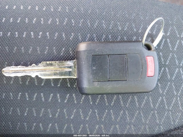 Mitsubishi Mirage Es