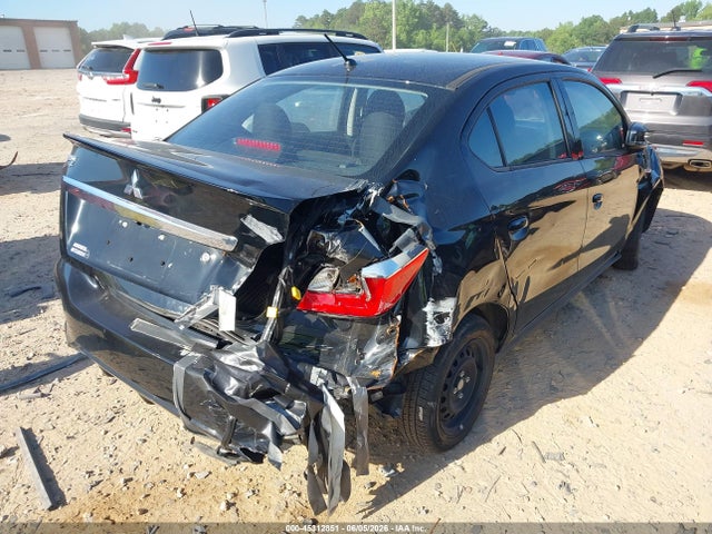Mitsubishi Mirage Es