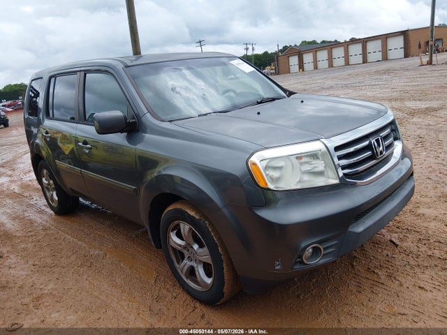 Salvage Honda Pilot Image
