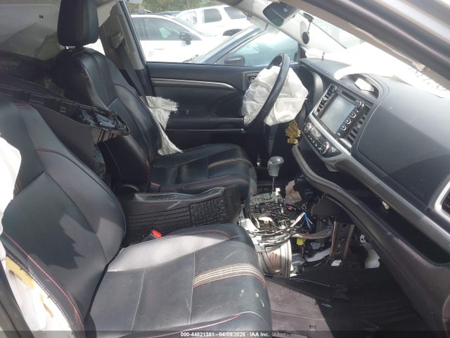 Toyota Highlander Se