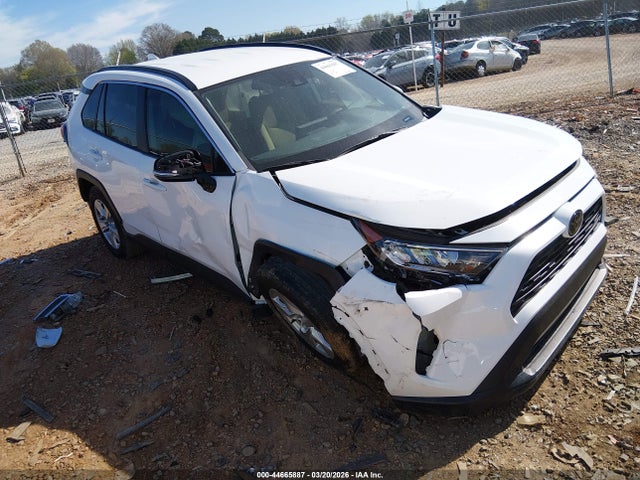 Salvage Toyota RAV4 Image