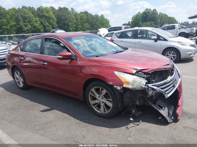 Salvage Nissan Altima Image