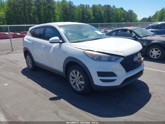 Salvage Hyundai TUCSON Image