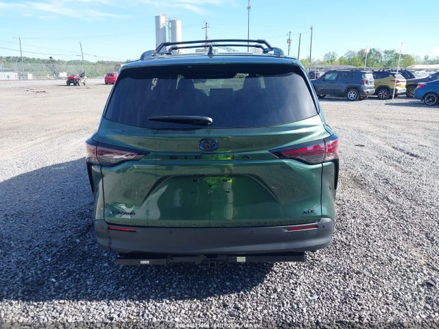 Toyota Sienna Woodland Edition