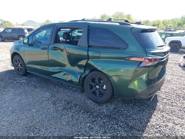 Toyota Sienna Woodland Edition