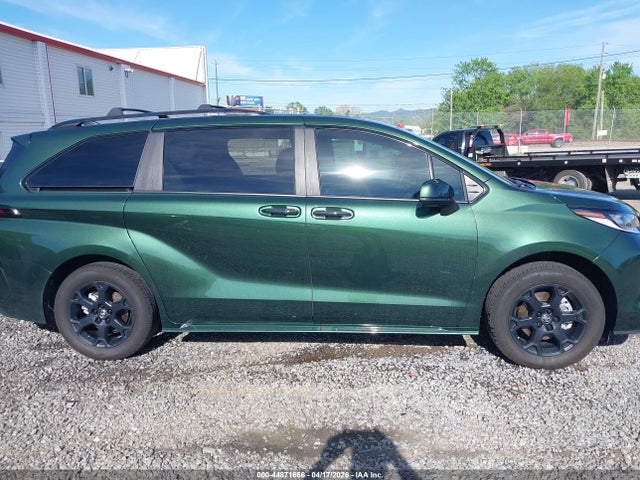 Toyota Sienna Woodland Edition