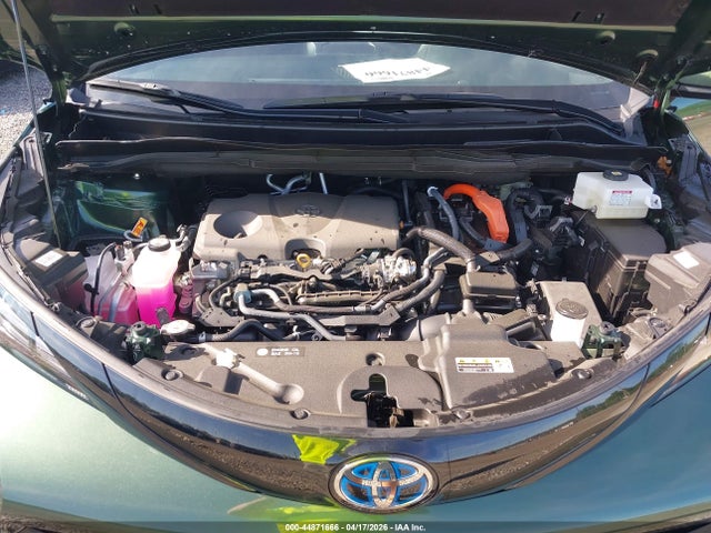 Toyota Sienna Woodland Edition