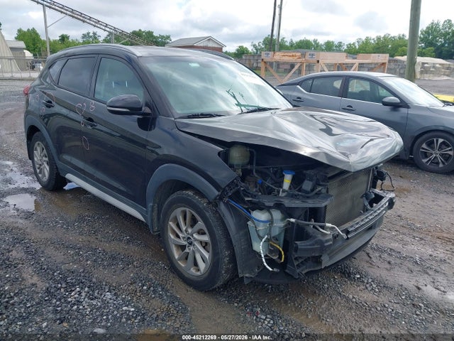 Salvage Hyundai TUCSON Image