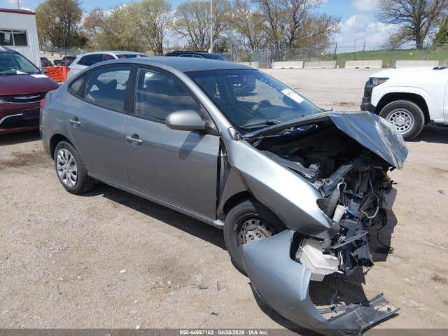 Salvage Hyundai ELANTRA Image