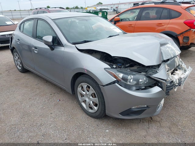 Salvage Mazda Mazda3 Image