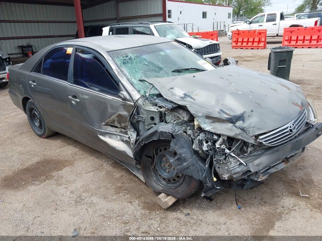 Salvage Toyota Camry Image
