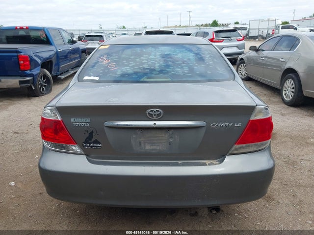 Toyota Camry Le