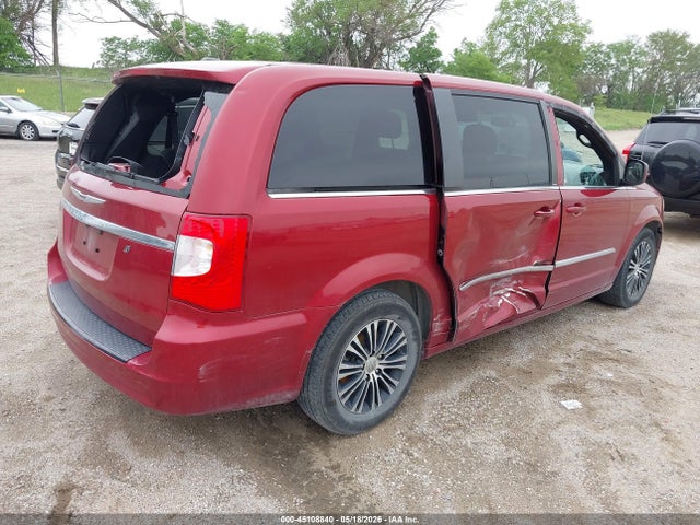 Chrysler Town & Country S