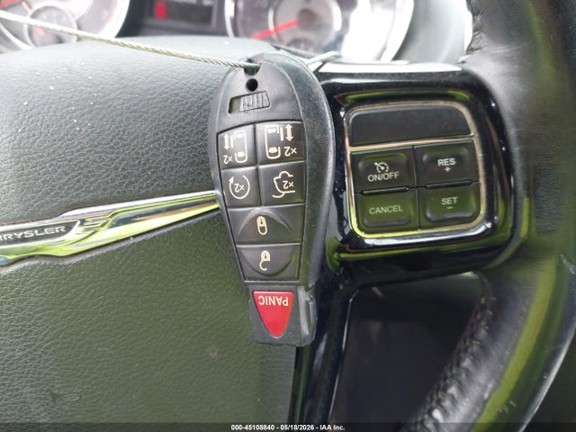 Chrysler Town & Country S
