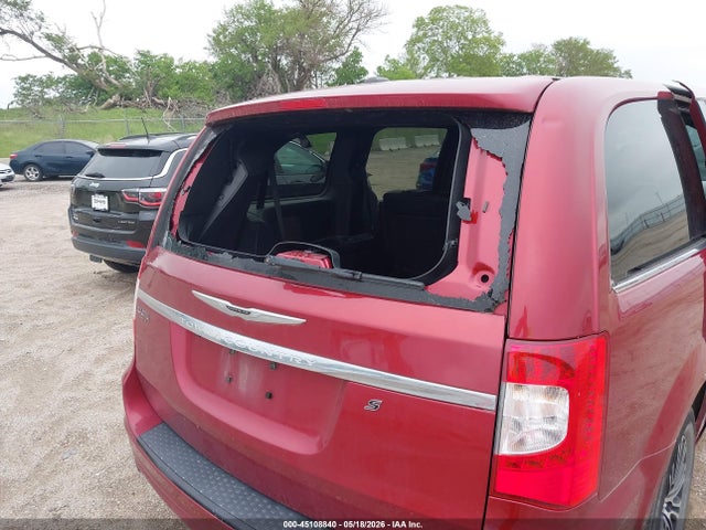 Chrysler Town & Country S