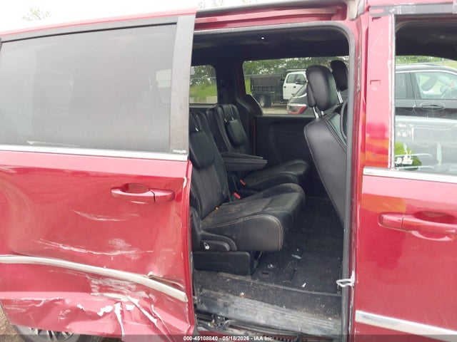 Chrysler Town & Country S