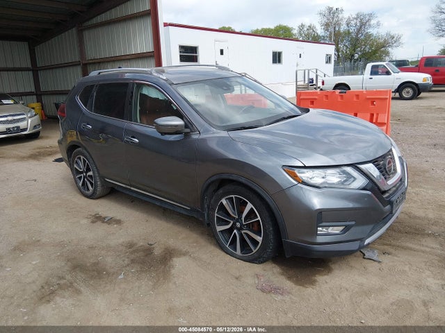 Salvage Nissan Rogue Image