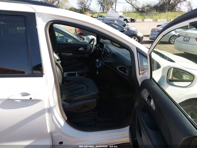 Chrysler Pacifica Touring L Plus
