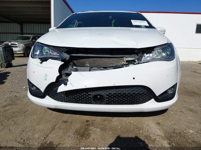 Chrysler Pacifica Touring L Plus