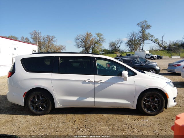 Chrysler Pacifica Touring L Plus