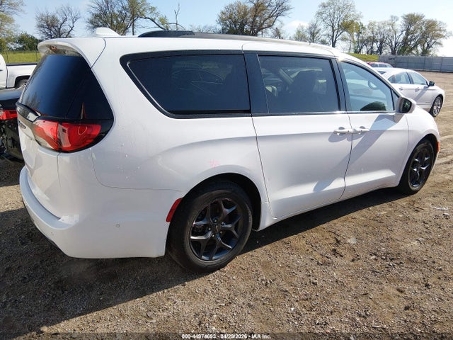 Chrysler Pacifica Touring L Plus