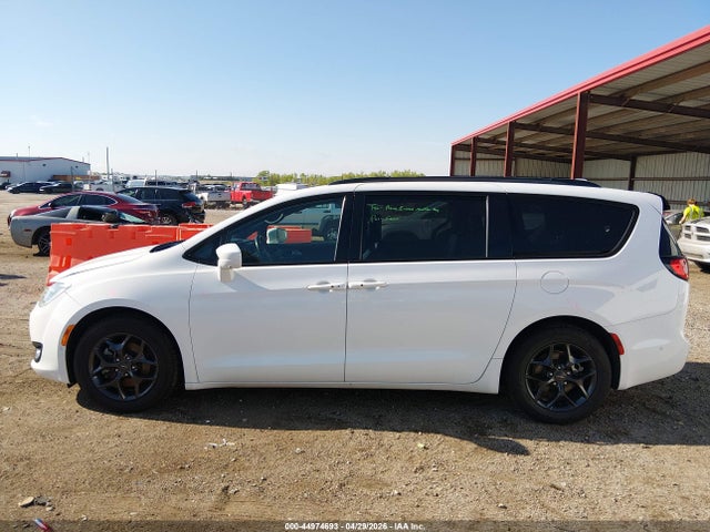 Chrysler Pacifica Touring L Plus