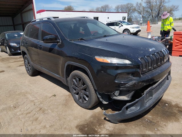 Salvage Jeep Cherokee Image