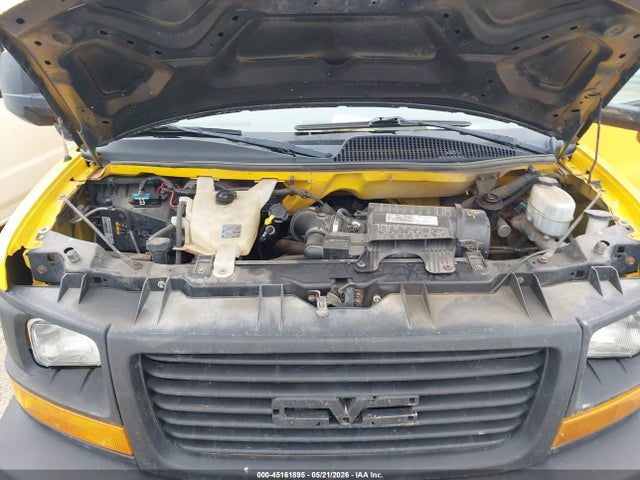 General Motors Savana Cutaway Work Van