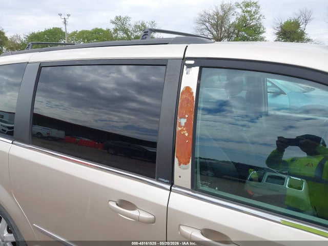 Chrysler Town & Country Touring